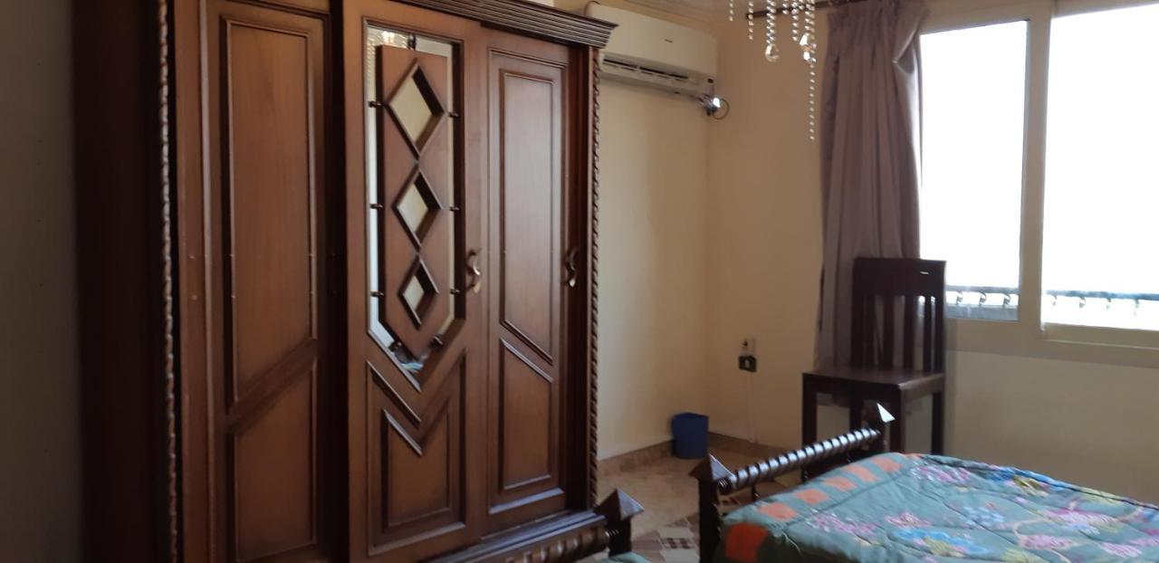 ٣٥ شارع المشتل تقسيم الشيشيني كورنيش المعادي مستشفىالسلام الدولي والنيل بدراوي وجنين Apartment *
